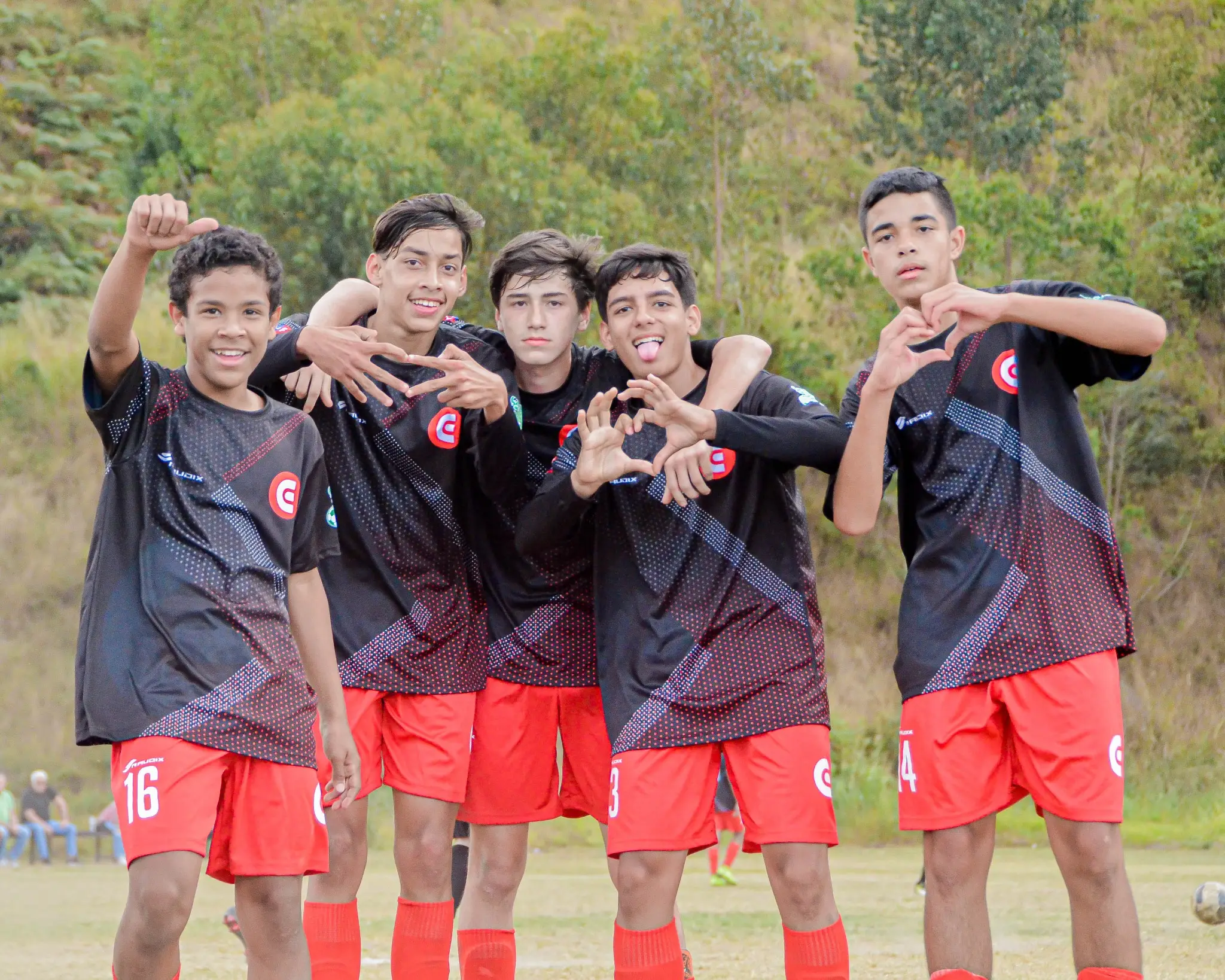 Equipo juvenil en entrenamiento